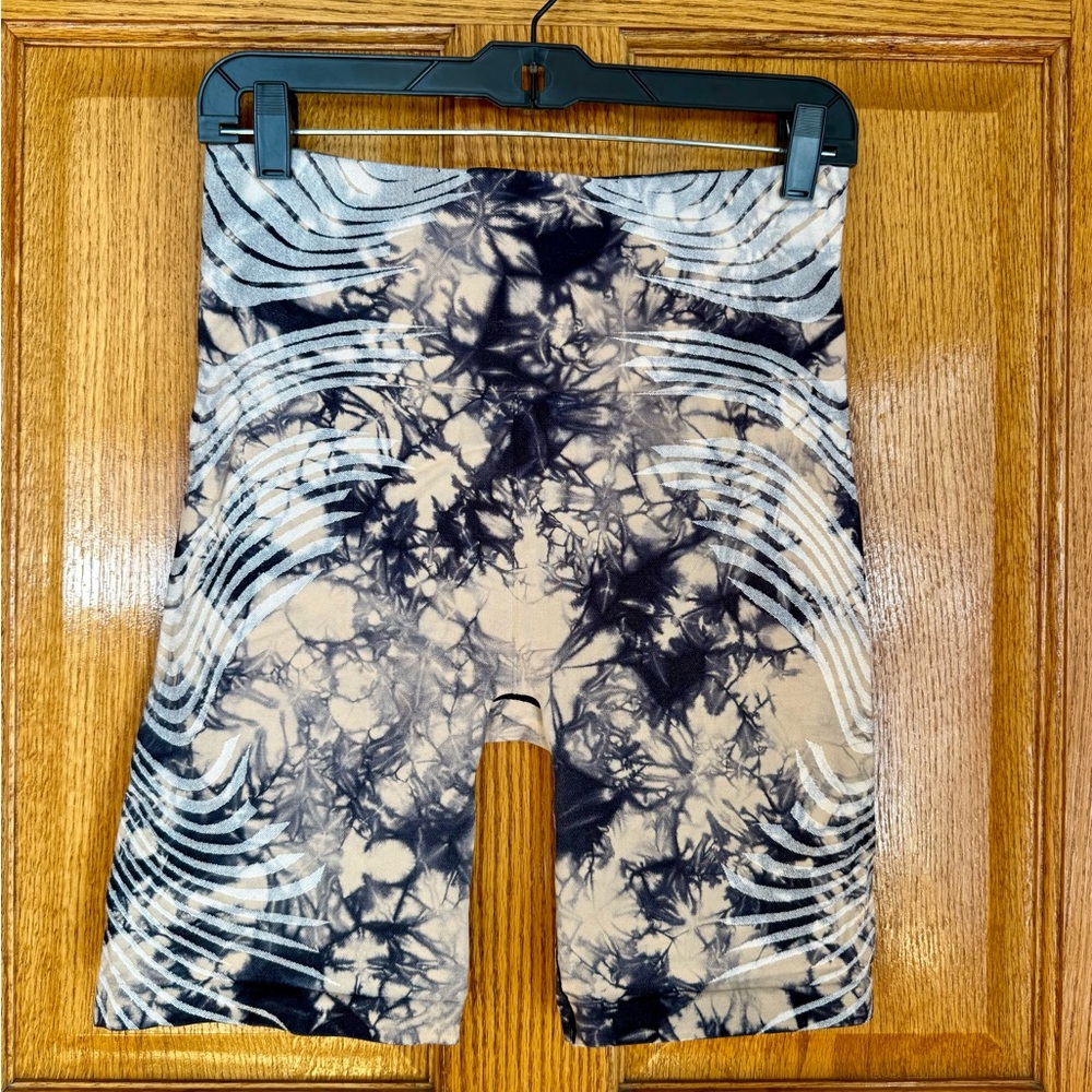 EUC Athleta Bike Shorts L